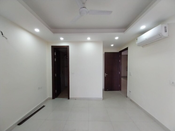 Room, sector 45 4 Bedroom 3000 Sq.Ft. Builder Floor In Sector 45 Gurgaon 9591422