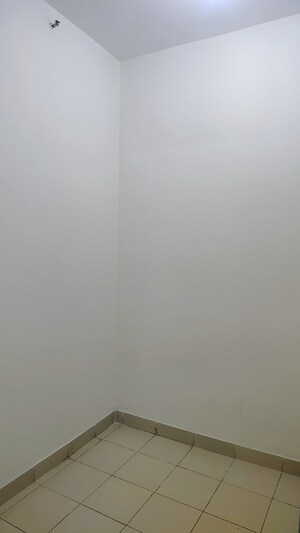 Furnished Amenities in 3.5 BHK Apartment at Shree Vardhman Victoria, Sector 70 – for Rent