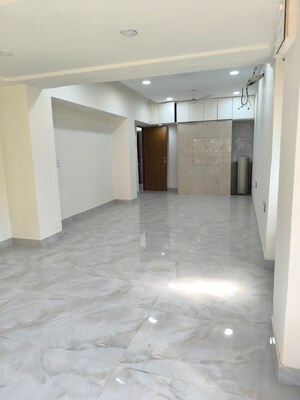 Room in 3 BHK Apartment at Mangal Kripa CHS, Santacruz West – for Rent