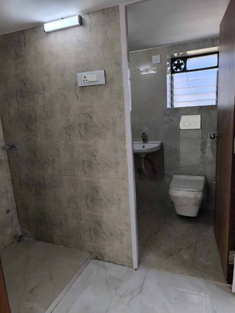 Bathroom, mangal-kripa-chs 3 Bedroom 1491 Sq.Ft. Apartment In Santacruz West Mumbai 9591460