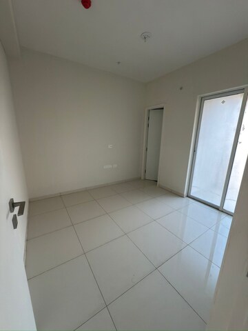 Room in 2 BHK Apartment at Godrej Park Ridge, Manjari – for Rent