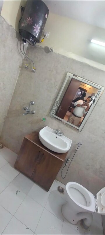 Furnished Amenities in 3.5 BHK Apartment at LDA Janeshwar Enclave, Jankipuram – for Rent