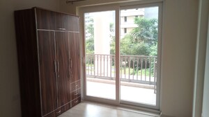 Room in 3 BHK Apartment at DLF The Skycourt, Sector 86 – for Rent