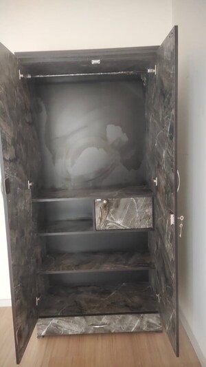 Furnished Amenities in 3 BHK Apartment at DLF The Skycourt, Sector 86 – for Rent