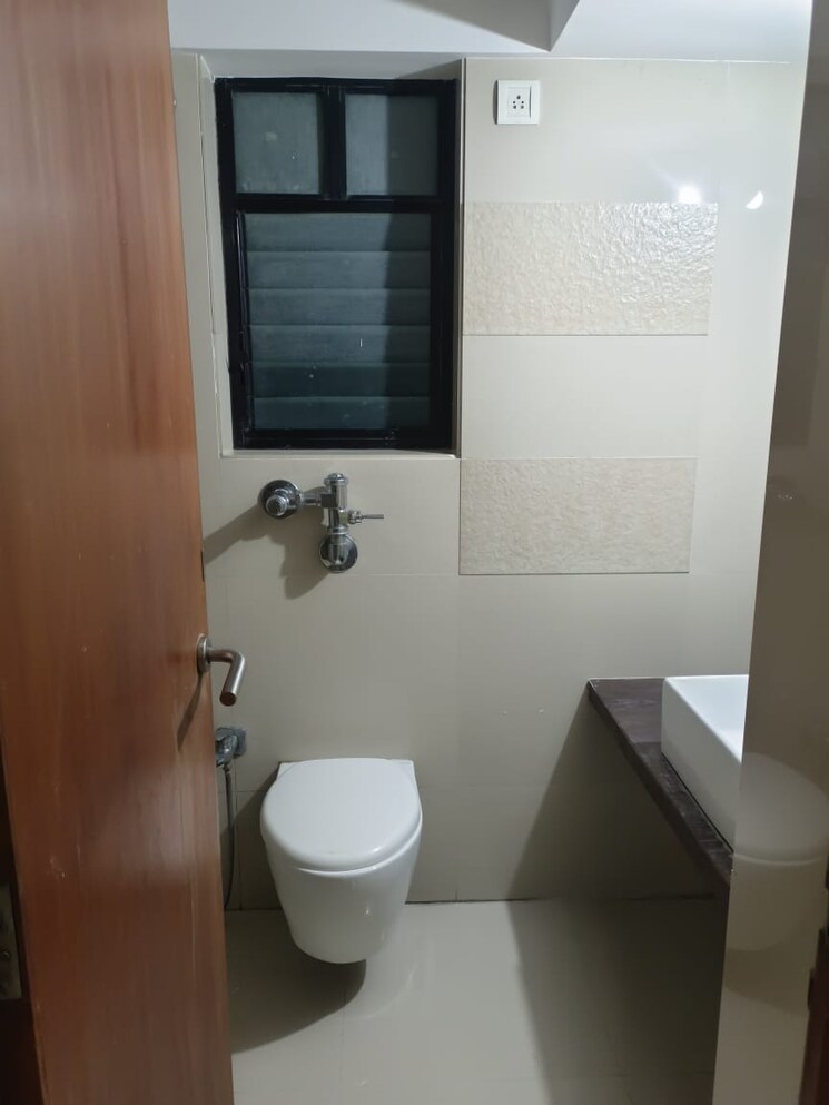 Bathroom, marathon-monte-vista 2 Bedroom 700 Sq.Ft. Apartment In Mulund West Mumbai 9591470
