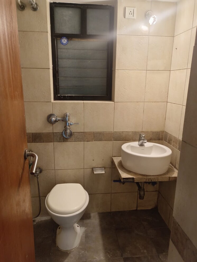 Bathroom, marathon-monte-vista 2 Bedroom 700 Sq.Ft. Apartment In Mulund West Mumbai 9591470
