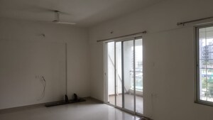 Room in 2 BHK Apartment at Gera Parkview I, Kharadi – for Rent
