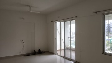 Room in 2 BHK Apartment at Gera Parkview I, Kharadi – for Rent