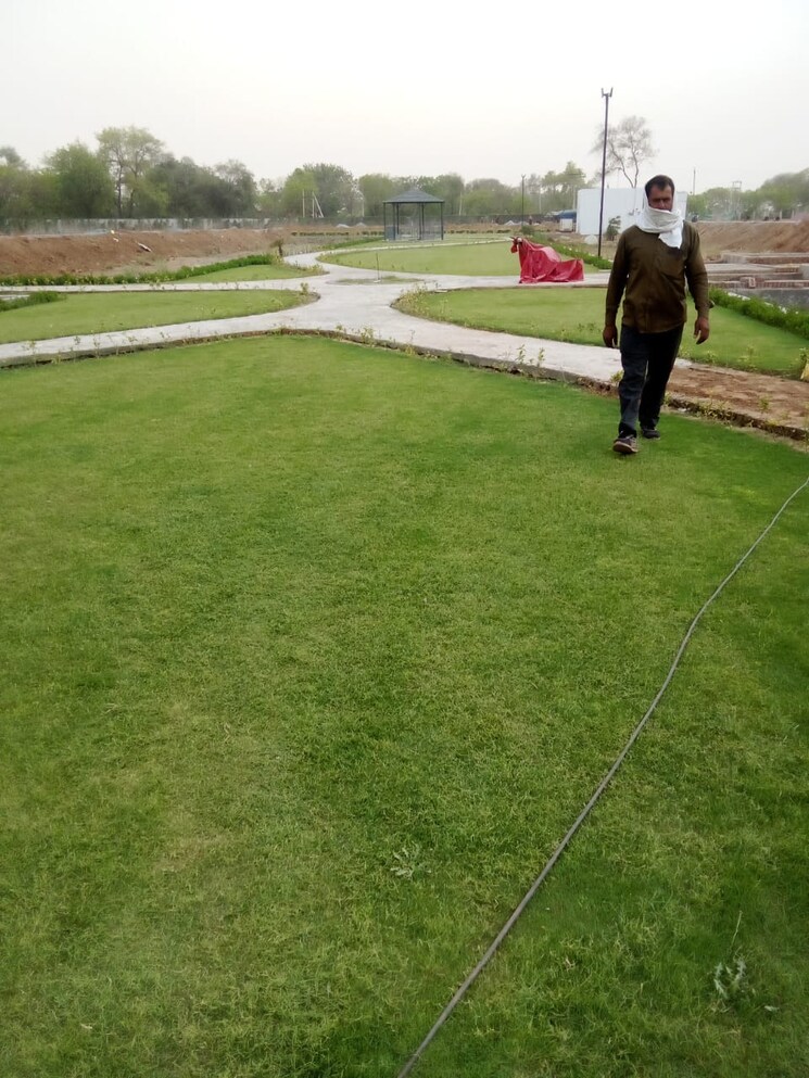 Garden, mansha-orchid  157 Sq.Yd. Plot In Sector 110 Faridabad 9591539