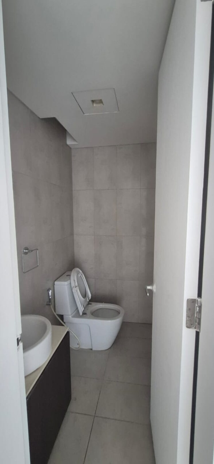 Attached Bathroom, panchshil-one-north 4 Bedroom 4650 Sq.Ft. Apartment In Magarpatta City Pune 9591582