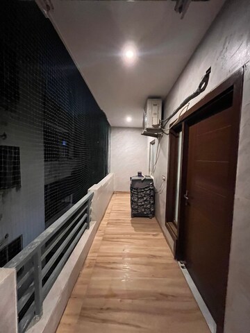 Building Lobby in 3 BHK Builder Floor at Ardee City, Sector 52 – for Rent