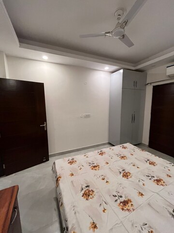 Bedroom in 3 BHK Builder Floor at Ardee City, Sector 52 – for Rent