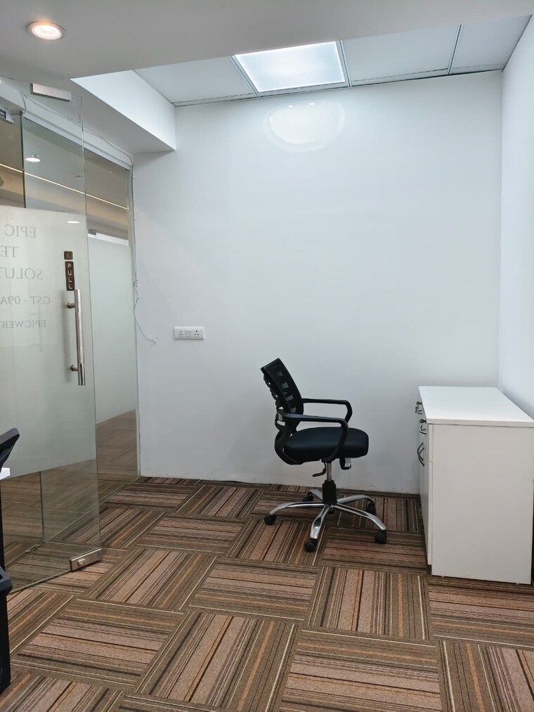 undefined, sector 63 Commercial Office Space 1350 Sq.Ft. In Sector 63 Noida 9591592