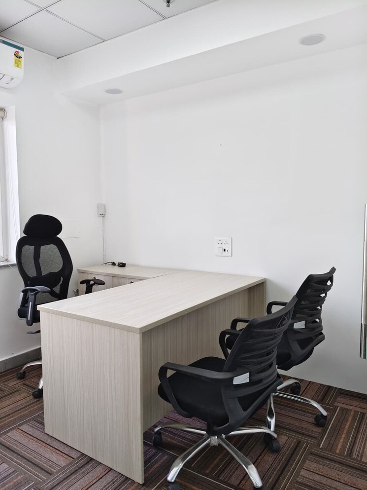 Team Area, sector 63 Commercial Office Space 1350 Sq.Ft. In Sector 63 Noida 9591592