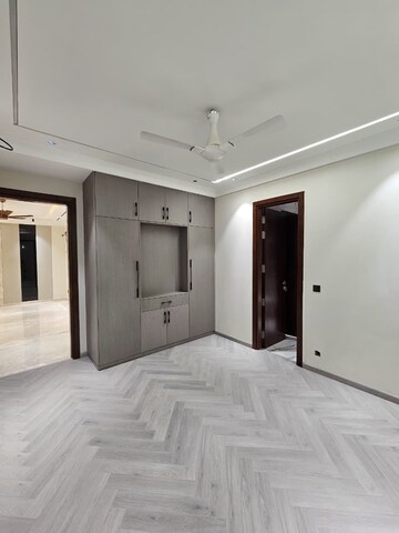 Room in 3 BHK Builder Floor at Sushant Lok 3, Sector 57 – for Sale