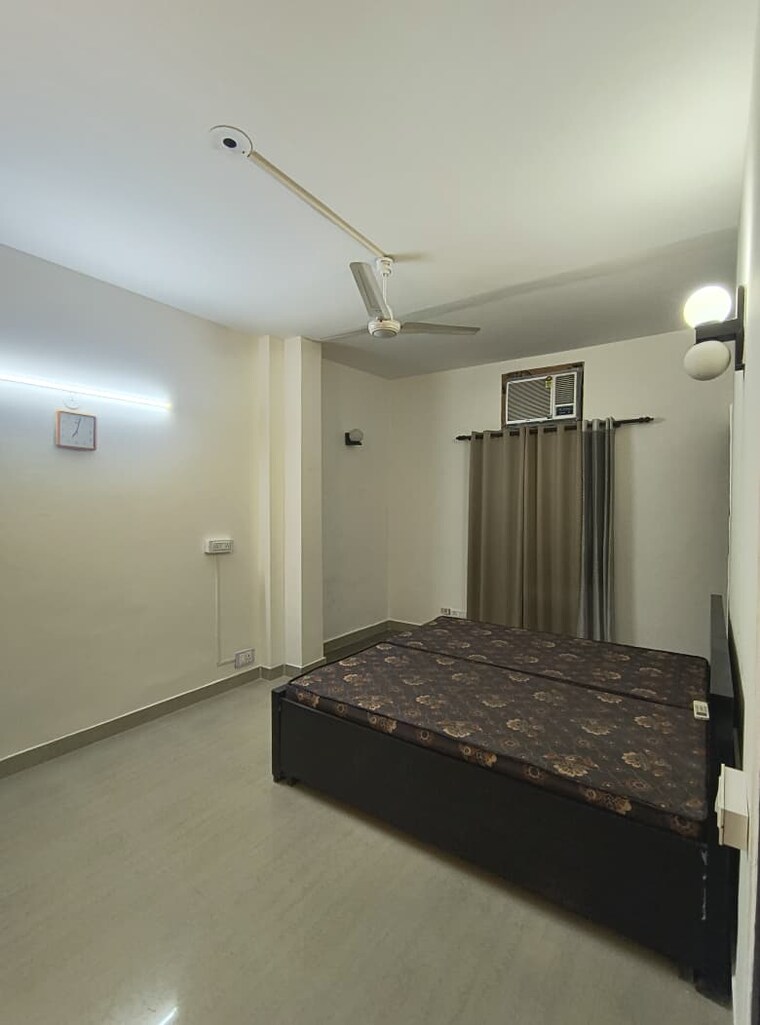 Bedroom, sector 52 3.5 Bedroom 2700 Sq.Ft. Builder Floor In Sector 52 Gurgaon 9591712