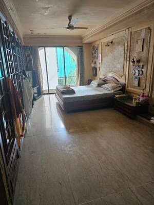 Master Bedroom in 5 BHK Villa at Walkeshwar – for Sale