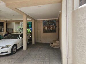 Parking in 5 BHK Villa at Walkeshwar – for Sale