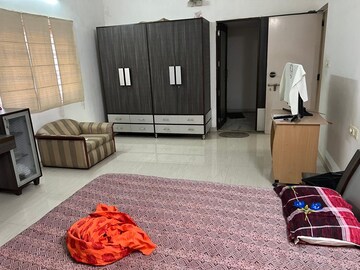 Parking in 6+ BHK Villa at Navrangpura – for Rent