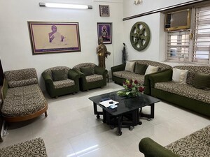 Living Room in 6+ BHK Villa at Navrangpura – for Rent