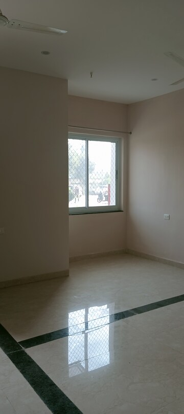 Room in 2 BHK Apartment at Chandra Panorama, Sushant Golf City – for Rent