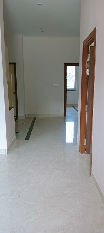 Room in 2 BHK Apartment at Chandra Panorama, Sushant Golf City – for Rent