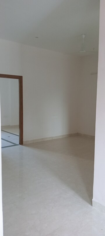 Room in 2 BHK Apartment at Chandra Panorama, Sushant Golf City – for Rent