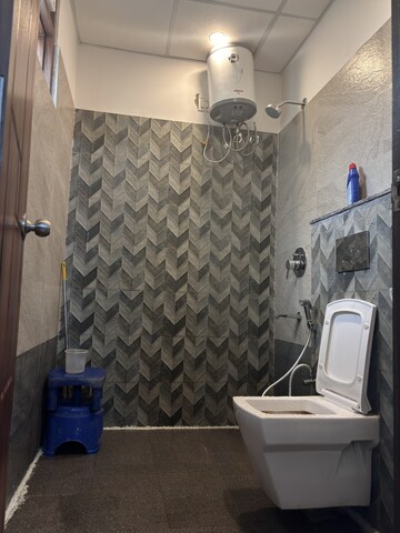 Bathroom in 2 BHK Builder Floor at Danda Lakhond – for Rent