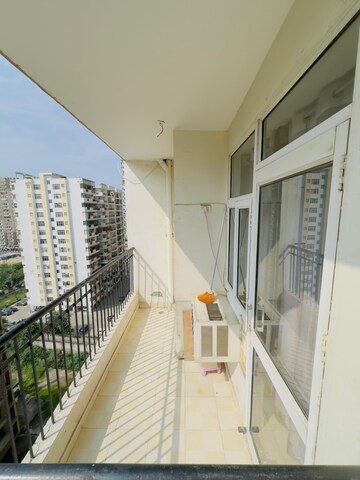 2 BHK Apartment For Rent in Uninav Heights Phase I, Raj Nagar Extension