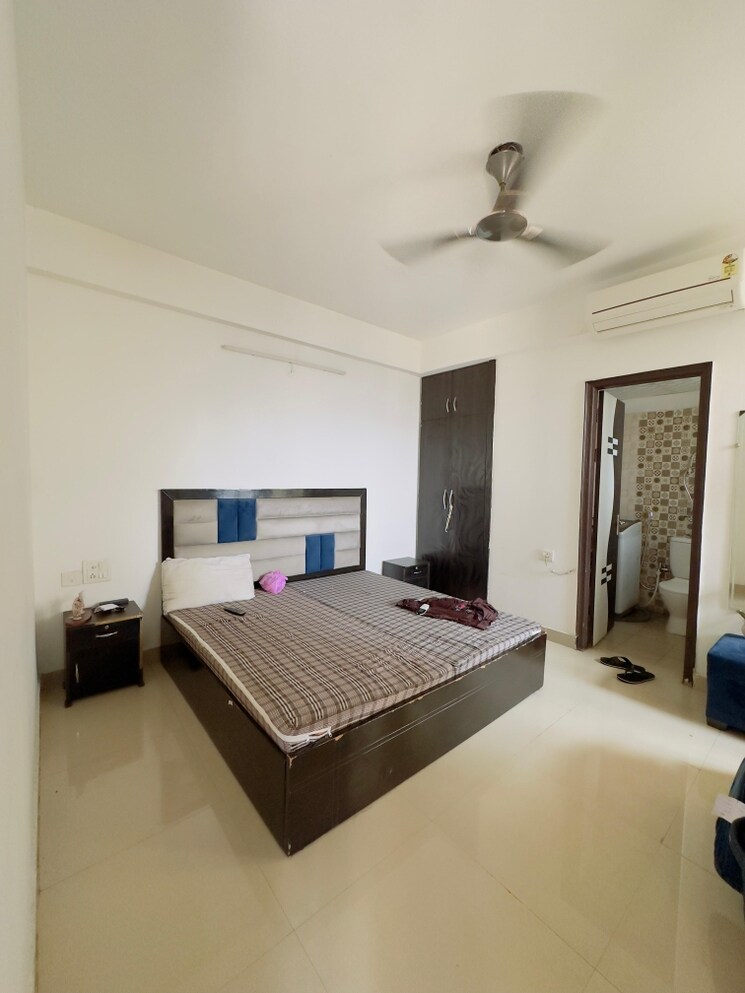 Bedroom, uninav-heights-phase-i 2 Bedroom 1100 Sq.Ft. Apartment In Raj Nagar Extension Ghaziabad 9591762
