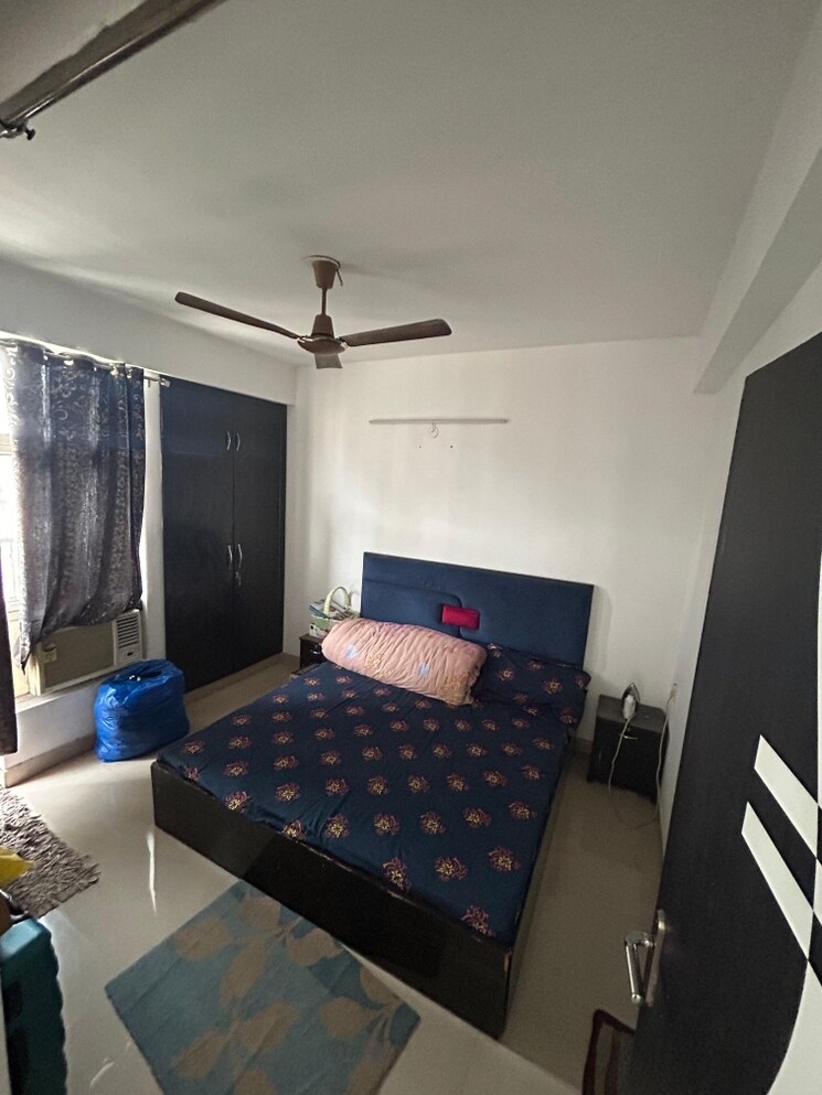 Master Bedroom, uninav-heights-phase-i 2 Bedroom 1100 Sq.Ft. Apartment In Raj Nagar Extension Ghaziabad 9591762