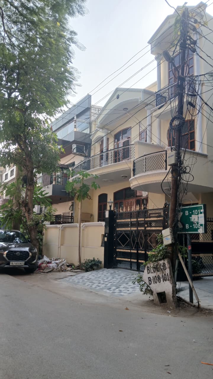 6+ BHK Independent House For Sale in RWA Apartments Sector 41