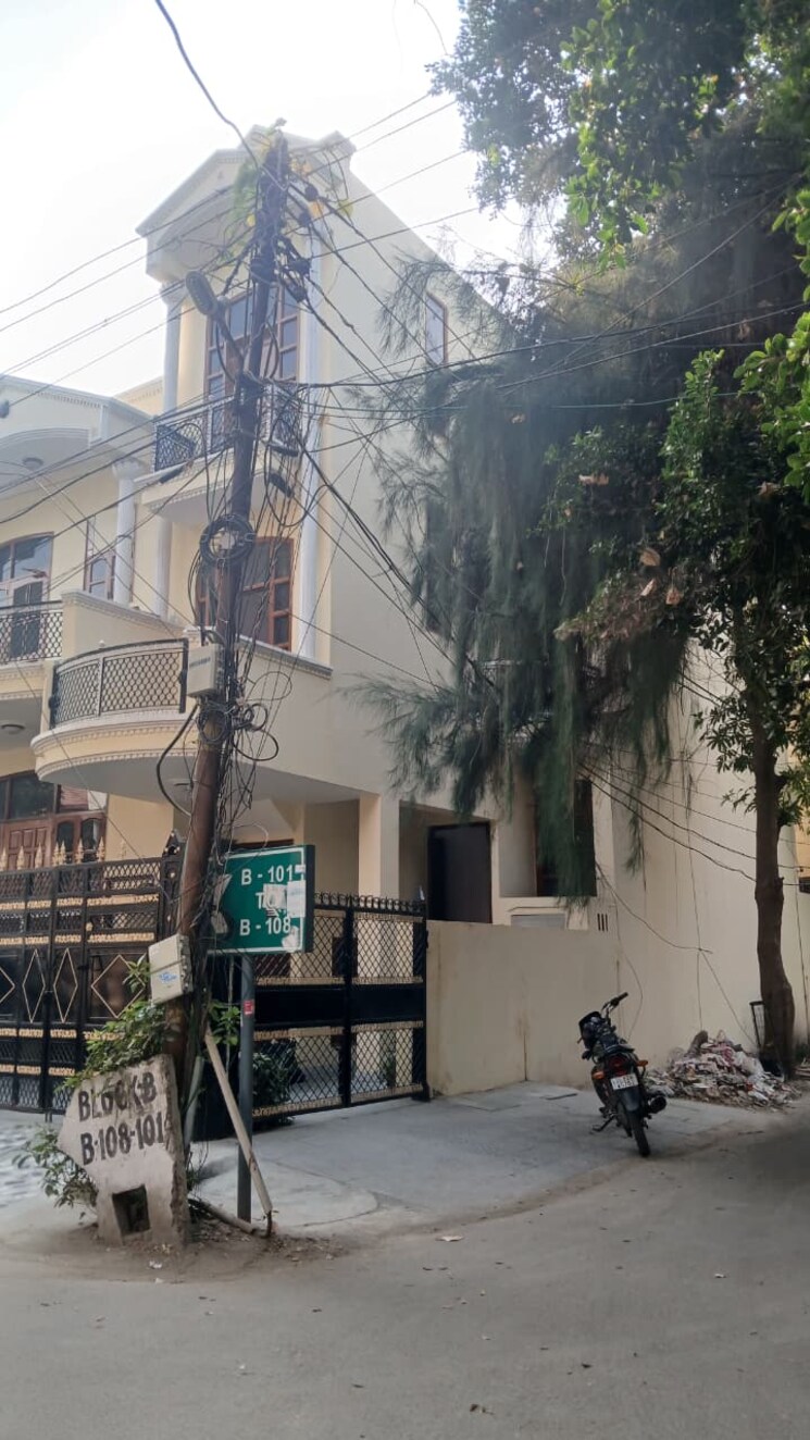 Exterior View, rwa-apartments-sector-41 6+ Bedroom 180 Sq.Mt. Independent House In Sector 41 Noida 9591746