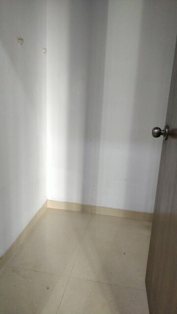 Room in 2 BHK Apartment at Lodha Palava City Lakeshore Greens, Dombivli East – for Rent