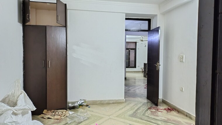 Room, freedom fighters enclave 3 Bedroom 1025 Sq.Ft. Builder Floor In Freedom Fighters Enclave Delhi 9591904