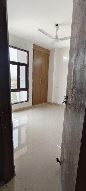 Room in 1 BHK Builder Floor at Saket – for Rent