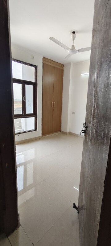 Room in 1 BHK Builder Floor at Saket – for Rent