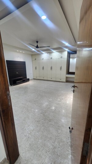 Bedroom in 3 BHK Builder Floor at Uppal Southend, Sector 49 – for Rent