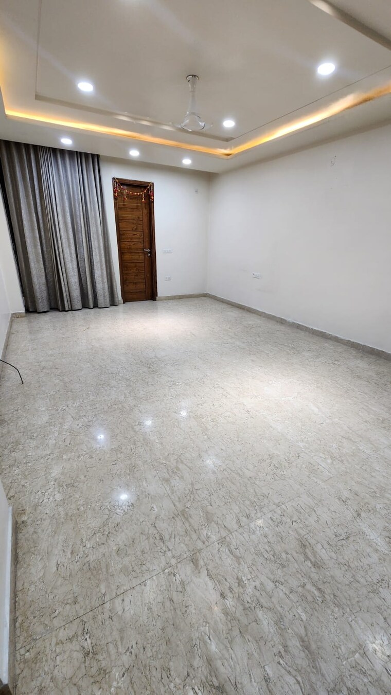 Room, uppal-southend 3 Bedroom 4500 Sq.Ft. Builder Floor In Sector 49 Gurgaon 9591936