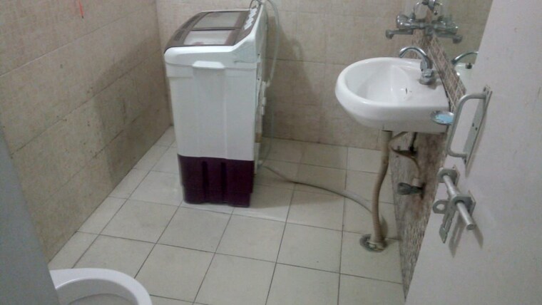 Bathroom, gomti nagar Pg For Boys & Girls In Gomti Nagar 9591926