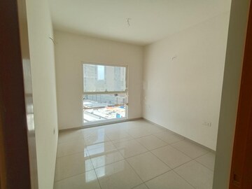 Room in 2 BHK Apartment at Bhartiya Nikoo Homes, Thanisandra Main Road – for Rent