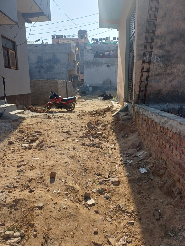 undefined, dheeraj nagar  50 Sq.Yd. Plot In Dheeraj Nagar Faridabad 9592140