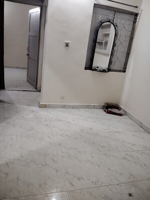 Room in 2 BHK Apartment at Everest Apartments RWA, Kalkaji – for Rent