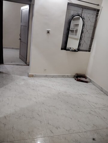 Room in 2 BHK Apartment at Everest Apartments RWA, Kalkaji – for Rent