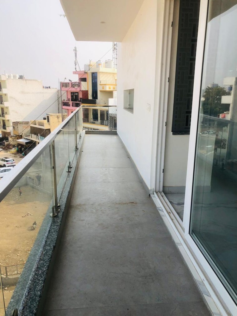Balcony, sector 52 3 Bedroom 2100 Sq.Ft. Builder Floor In Sector 52 Gurgaon 9592222