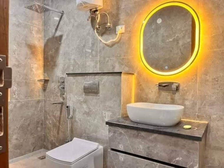 Bathroom, freedom fighters enclave 2 Bedroom 950 Sq.Ft. Apartment In Freedom Fighters Enclave Delhi 9592274