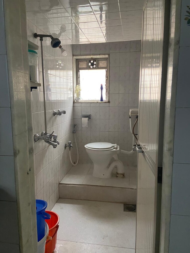 Bathroom, vijaynagar-society 2 Bedroom 740 Sq.Ft. Apartment In Marol Mumbai 9592294