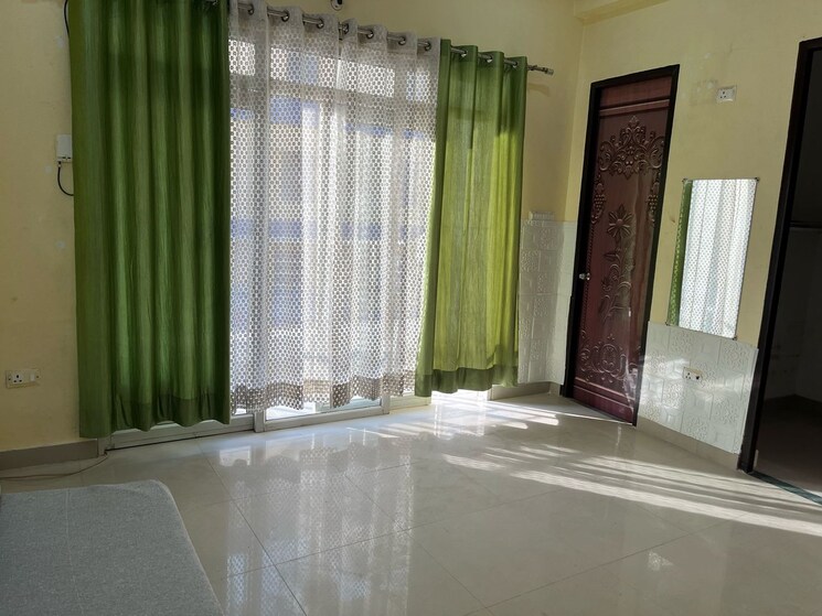 Room, gomti nagar 3 Bedroom 1950 Sq.Ft. Apartment In Gomti Nagar Lucknow 9592317