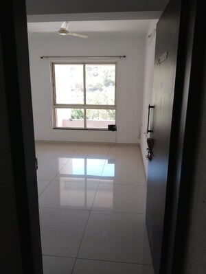 Room in 2 BHK Apartment at Kolte Patil Stargaze, Bavdhan – for Rent
