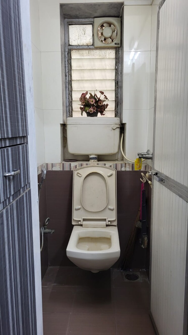 Bathroom, blossom-chsl 1 Bedroom 500 Sq.Ft. Apartment In Marol Mumbai 9592417